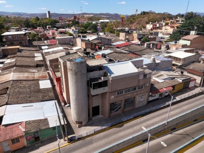 Edificio Comercial en Venta, Col Kennedy (Negociable)